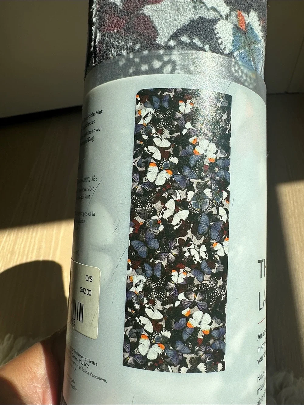 lululemon athletica Navy and Blue Floral Microfiber Towel 71 x 26